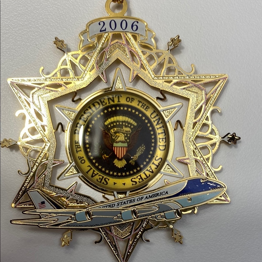 2006 White House Historical Assn Presidential Seal Ornament with Air Force One